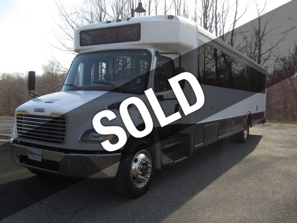 2013 Freightliner S2C Glaval Legacy 38 Passenger bus w-Luggage - 22727190 | Video 1