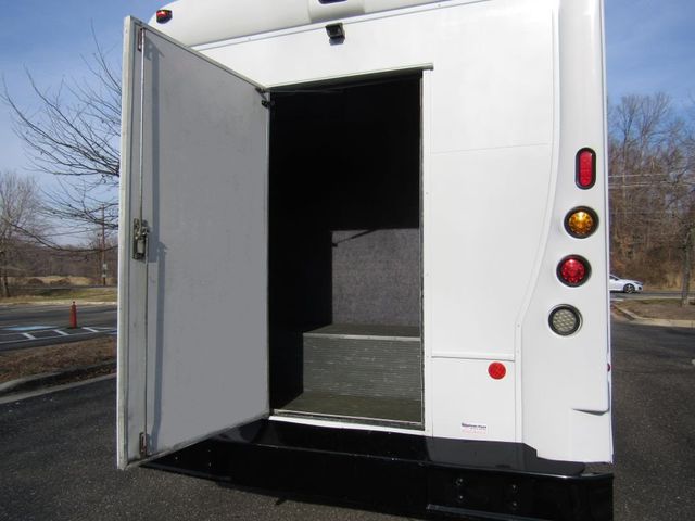 2013 Freightliner S2C Glaval Legacy 38 Passenger bus w-Luggage - 22727190 - 9