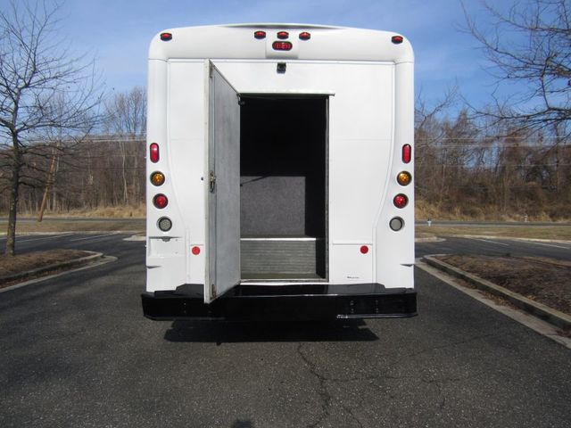 2013 Freightliner S2C Glaval Legacy 38 Passenger bus w-Luggage - 22727190 - 10