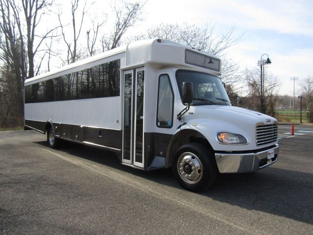 2013 Freightliner S2C Glaval Legacy 38 Passenger bus w-Luggage - 22727190 - 3