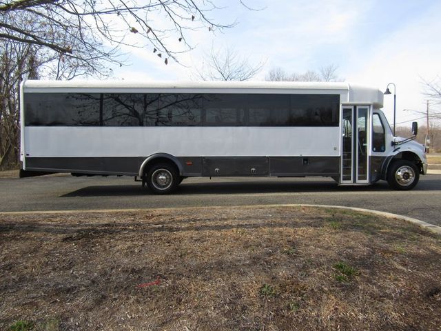 2013 Freightliner S2C Glaval Legacy 38 Passenger bus w-Luggage - 22727190 - 5