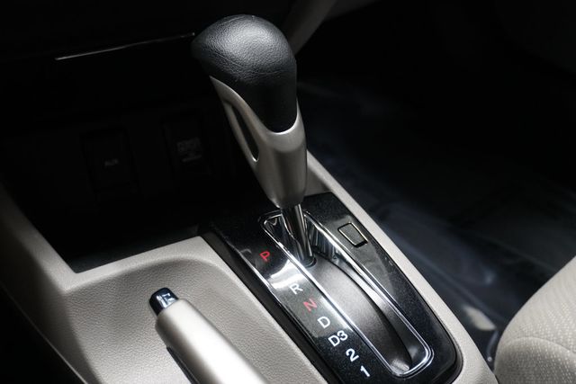 2013 Honda Civic Sedan 4dr Automatic LX - 22921708 - 17