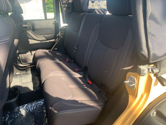 2013 Jeep Wrangler Unlimited 4WD 4dr Rubicon - 16612745 - 10