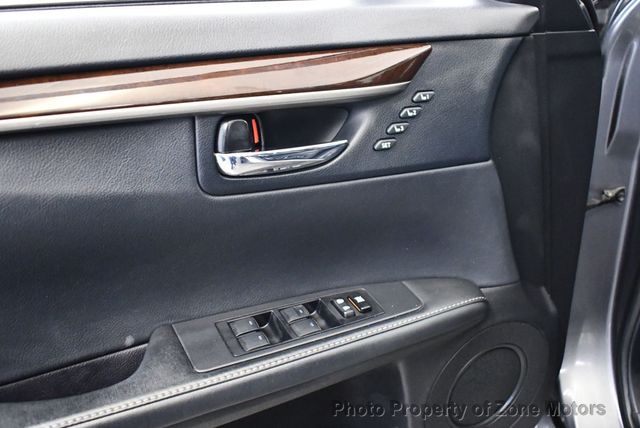 2013 Lexus ES 350 4dr Sedan - 22556847 - 30