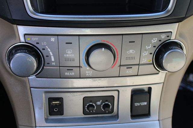 2013 Toyota Highlander 4WD 4dr V6 Plus - 22936193 - 19