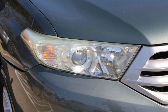 2013 Toyota Highlander 4WD 4dr V6 Plus - 22936193 - 31