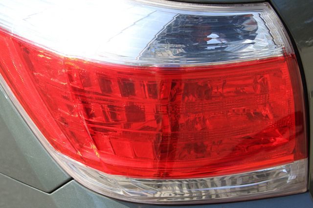 2013 Toyota Highlander 4WD 4dr V6 Plus - 22936193 - 35