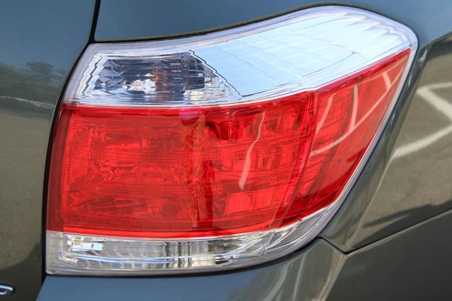 2013 Toyota Highlander 4WD 4dr V6 Plus - 22936193 - 36