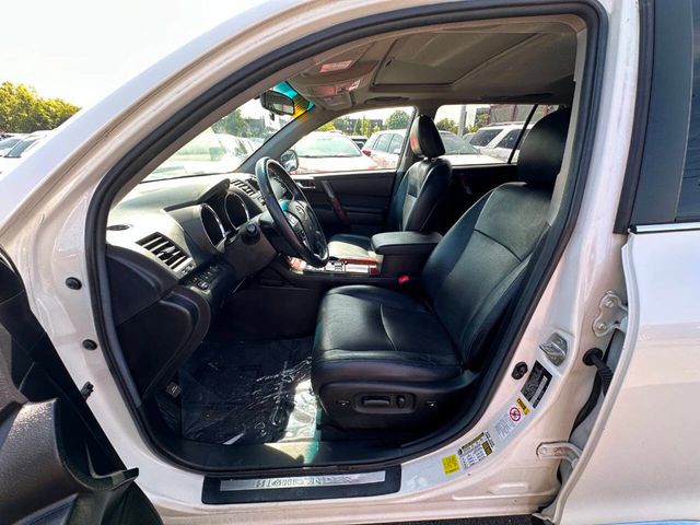 2013 Toyota Highlander Limited AWD 4dr SUV - 22921269 - 16