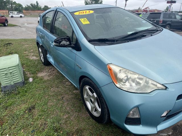 2013 Toyota Prius c  - 22919532 - 3