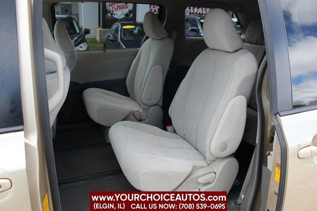 2013 Toyota Sienna 5dr 7-Passenger Van V6 LE AWD - 22382051 - 12
