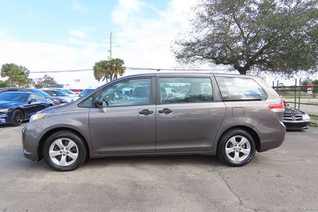 2013 TOYOTA SIENNA 5dr 7-Passenger Van V6 L FWD - 22297259 - 1