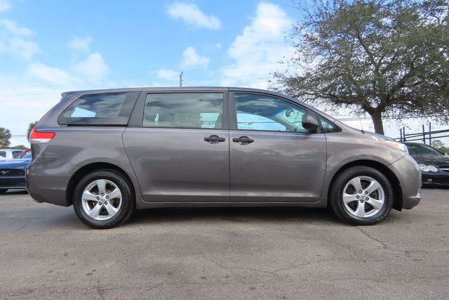 2013 TOYOTA SIENNA 5dr 7-Passenger Van V6 L FWD - 22297259 - 30