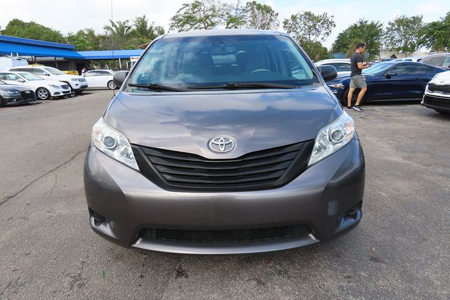 2013 TOYOTA SIENNA 5dr 7-Passenger Van V6 L FWD - 22297259 - 7