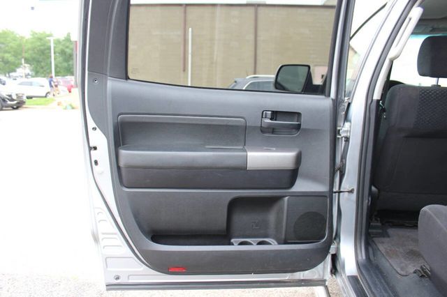 2013 Toyota Tundra CrewMax 5.7L FFV V8 6-Spd AT (Natl) - 22889877 - 10