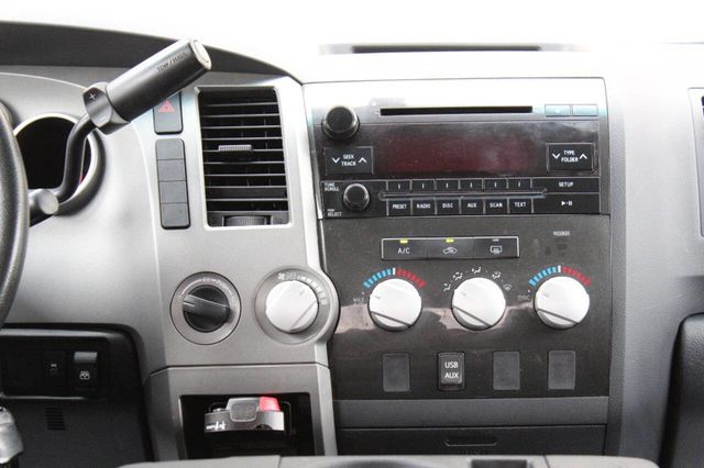 2013 Toyota Tundra CrewMax 5.7L FFV V8 6-Spd AT (Natl) - 22889877 - 16