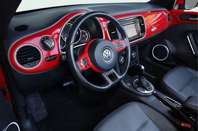 2013 VOLKSWAGEN Beetle Convertible 2dr Automatic 2.5L PZEV - 22897439 - 16