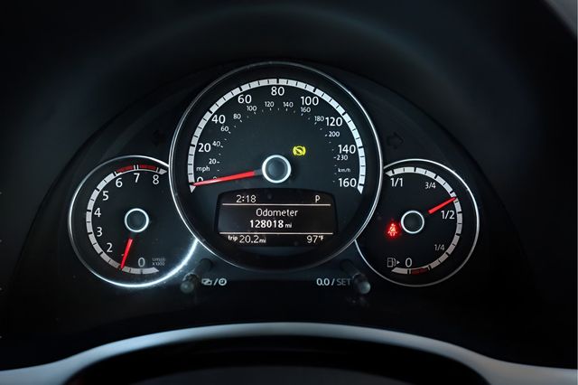 2013 VOLKSWAGEN Beetle Convertible 2dr Automatic 2.5L PZEV - 22897439 - 24