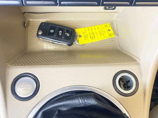 2013 Volkswagen Beetle Convertible 2dr Manual 2.0L TDI - 22911563 - 40