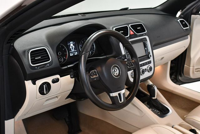 2013 Volkswagen Eos 2dr Convertible Executive SULEV - 22397036 - 31