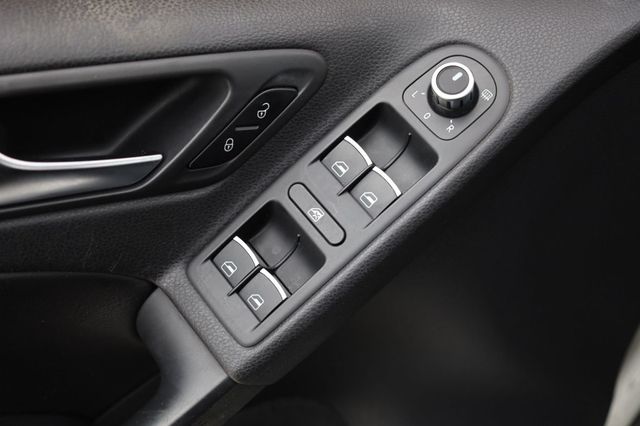 2013 Volkswagen Golf GTI 4dr Hatchback DSG - 22932741 - 32