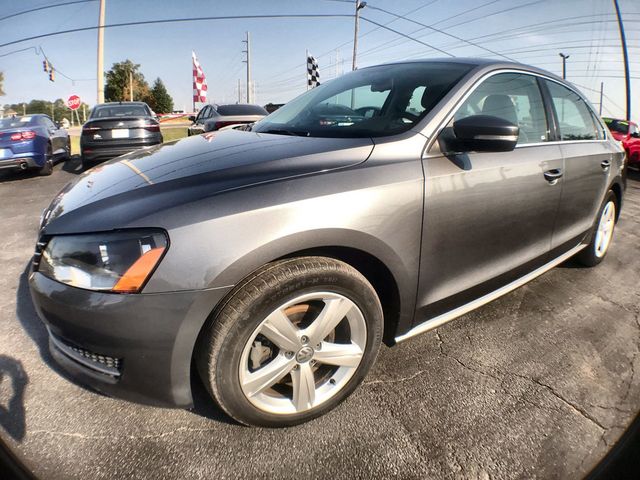 2013 Volkswagen Passat SE - 22914379 - 0
