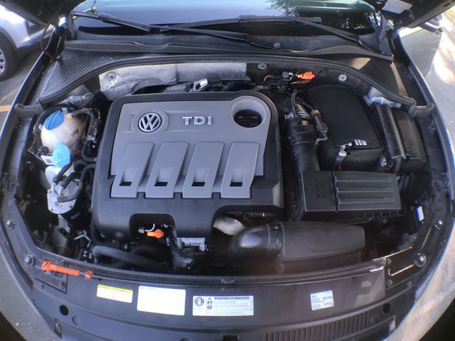 2013 Volkswagen Passat SE - 22914379 - 10