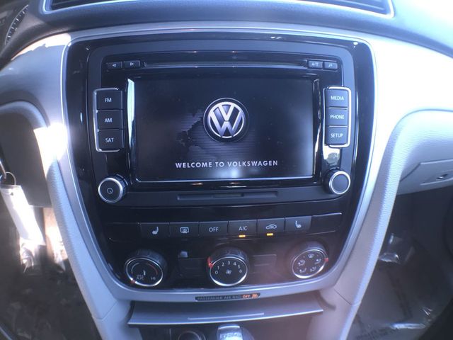 2013 Volkswagen Passat SE - 22914379 - 16