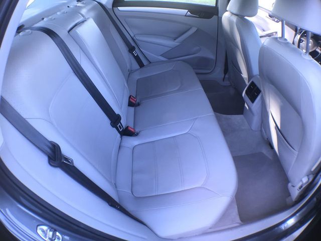 2013 Volkswagen Passat SE - 22914379 - 20
