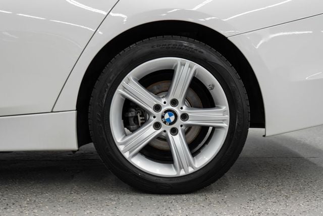 2014 BMW 3 Series 328i xDrive - 22411378 - 40