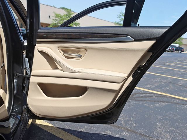 2014 BMW 5 Series 535i xDrive - 22887202 - 30