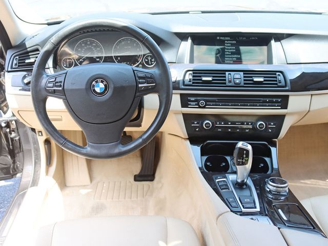 2014 BMW 5 Series 535i xDrive - 22888782 - 10