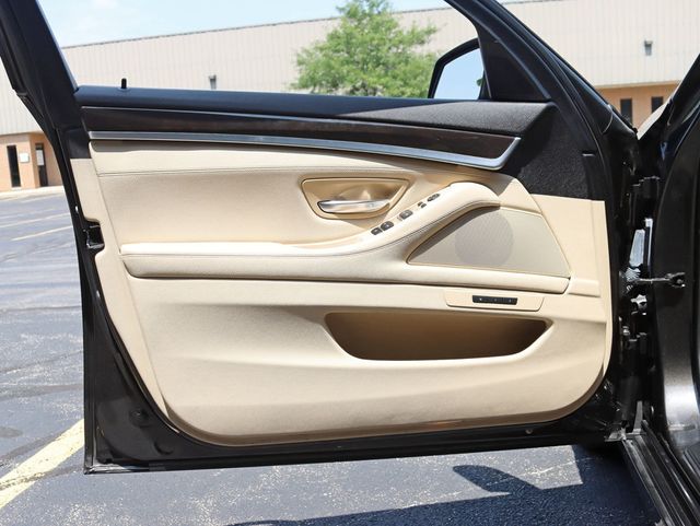 2014 BMW 5 Series 535i xDrive - 22888782 - 27