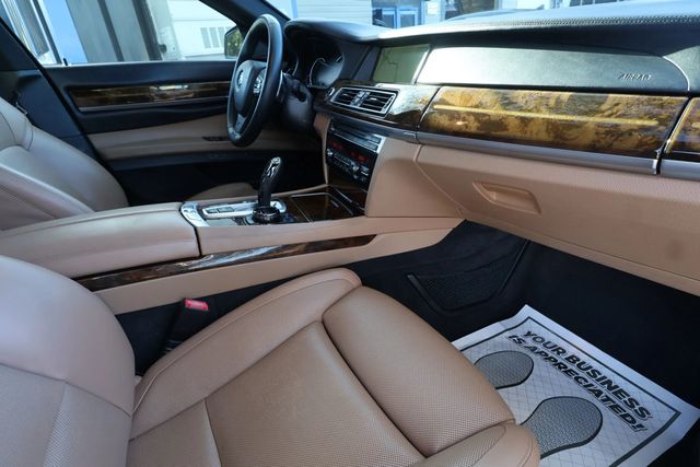 2014 BMW 7 Series 750Li - 22906519 - 33