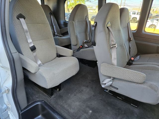 2014 Chevrolet Express Passenger RWD 2500 135" LT - 22894377 - 10