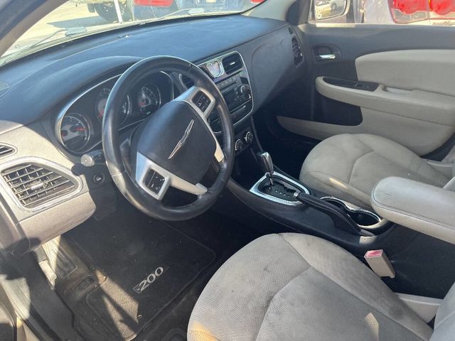 2014 Chrysler 200 4dr Sedan Touring - 22893445 - 4