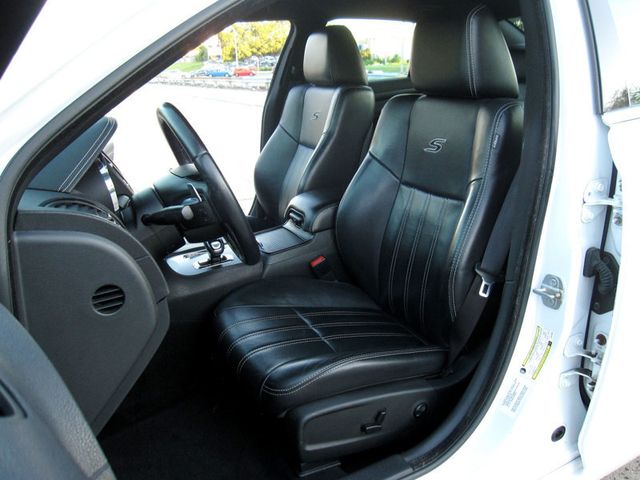 2014 Chrysler 300 4dr Sedan 300S AWD - 22915237 - 18