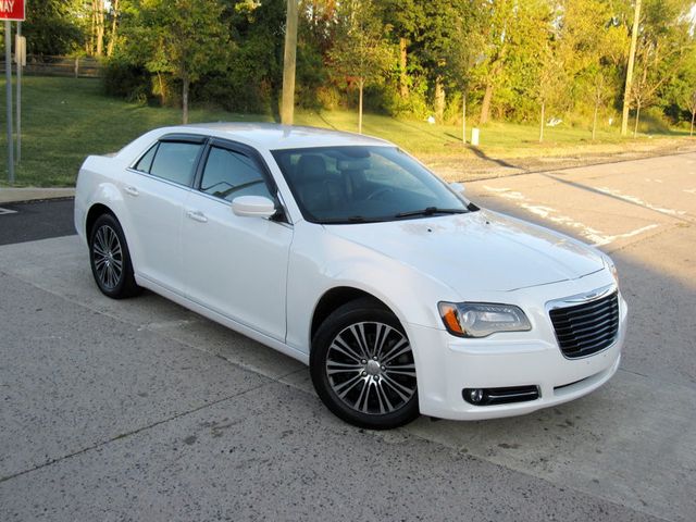 2014 Chrysler 300 4dr Sedan 300S AWD - 22915237 - 1