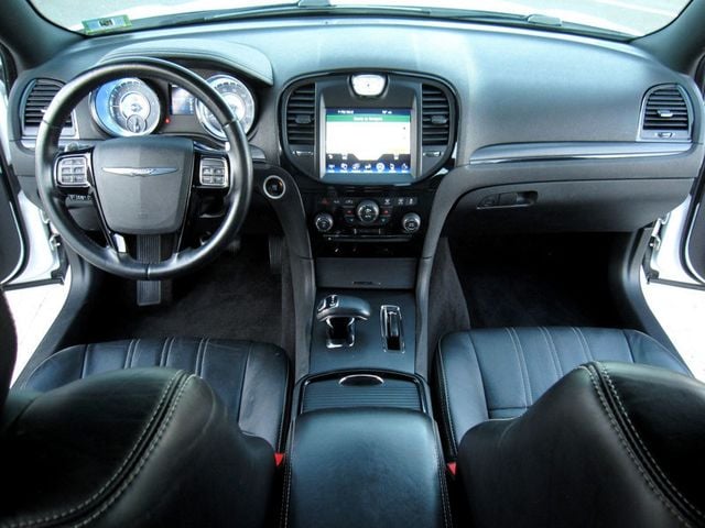 2014 Chrysler 300 4dr Sedan 300S AWD - 22915237 - 20