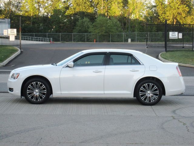 2014 Chrysler 300 4dr Sedan 300S AWD - 22915237 - 5