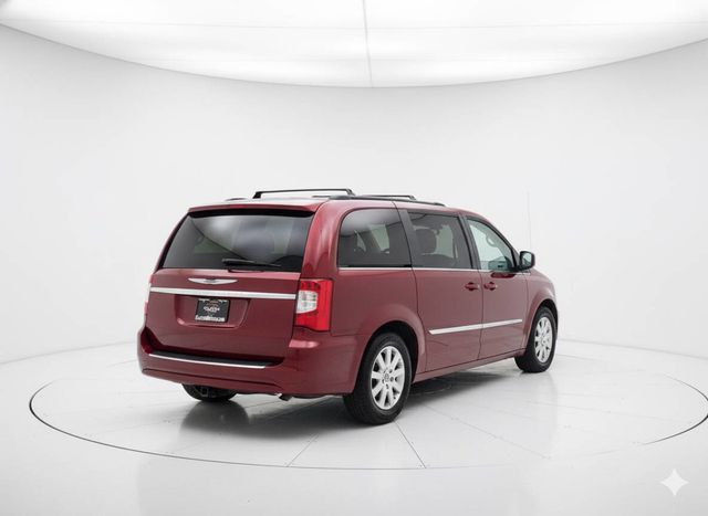 2014 Chrysler Town and Country Touring 4dr Mini Van - 22939174 - 5