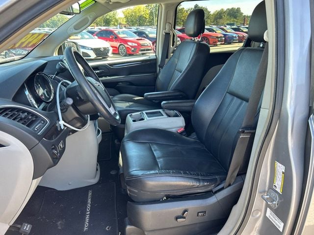 2014 Chrysler Town & Country 4dr Wagon Touring - 22936361 - 8