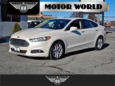 2014 Ford Fusion SE's photo