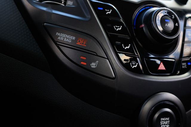 2014 Hyundai Veloster Turbo - 22910858 - 34
