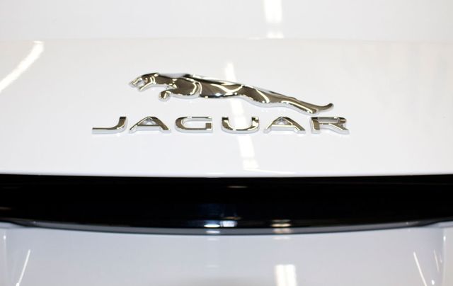 2014 Jaguar S F-TYPE 2dr Convertible V8 S - 18286055 - 30