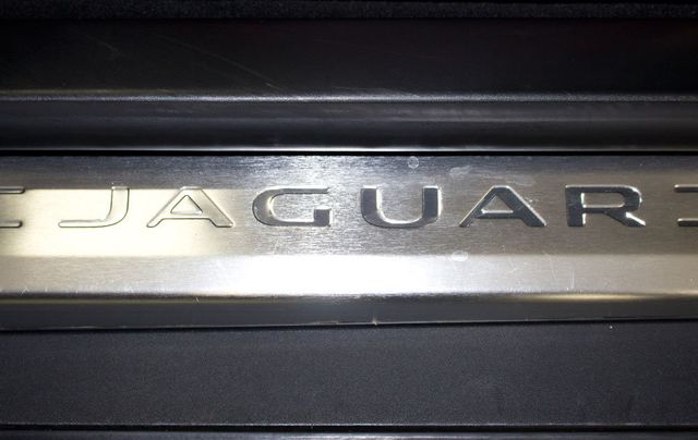 2014 Jaguar S F-TYPE 2dr Convertible V8 S - 18286055 - 31