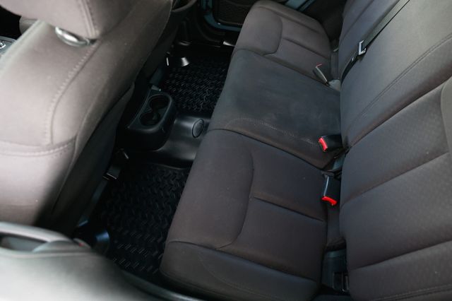 2014 Jeep Wrangler Unlimited 4WD 4dr Sport - 22923084 - 9