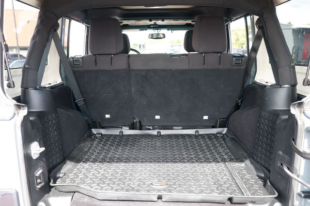 2014 Jeep Wrangler Unlimited 4WD 4dr Sport - 22923084 - 23