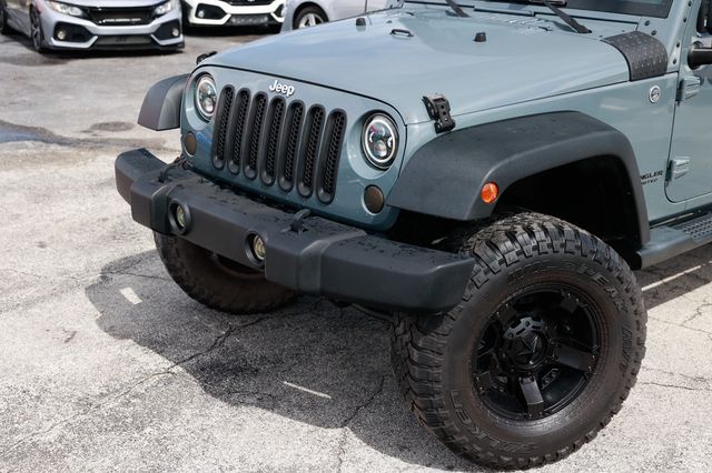 2014 Jeep Wrangler Unlimited 4WD 4dr Sport - 22923084 - 24