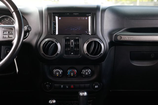 2014 Jeep Wrangler Unlimited 4WD 4dr Sport - 22923084 - 33